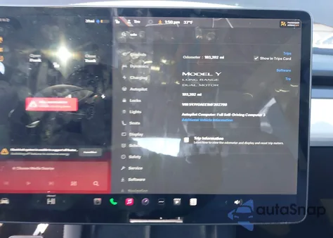 2021 Tesla Model Y Long Range Dual Motor All-Wheel Drive z USA, uszkodzony, nr VIN 5YJYGAEE1MF302798